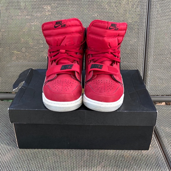 red jordan legacy 312